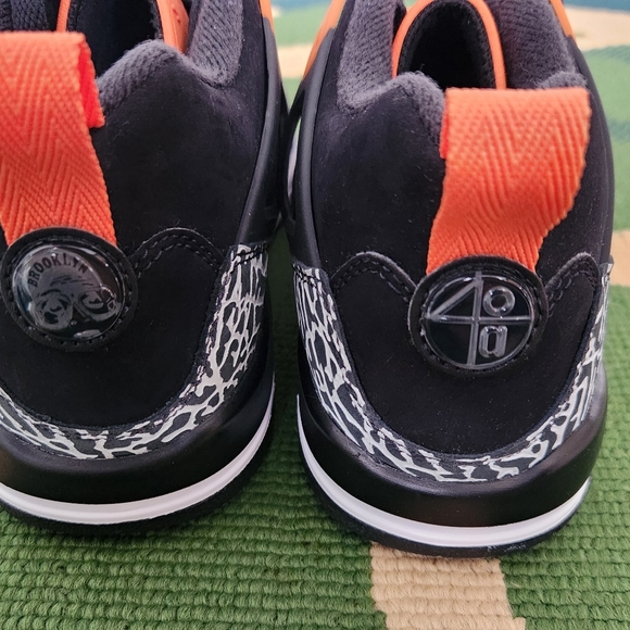 Air Jordan Black and Orange Spizike